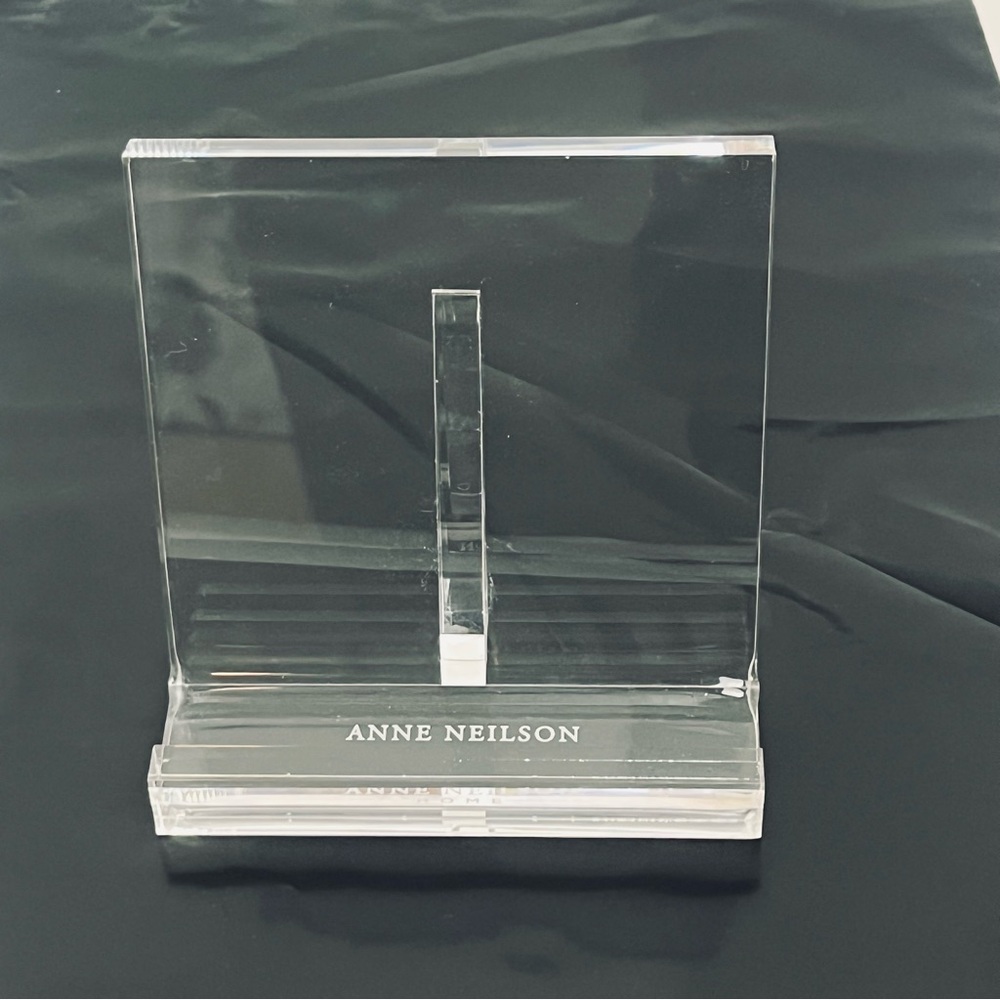 Anne Neilson Home 5”x5” square clear acrylic display stand.
